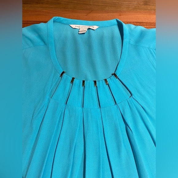 Diane Von Furstenberg Beres Top in Turquoise, size 10 - Picture 3 of 9